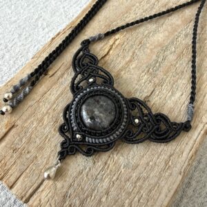 Freyja שרשרת מקרמה עם לרוויקיט
